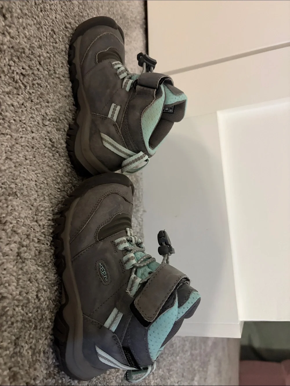 KEEN Kids Gray and Mint Lace-Up Strap Boots